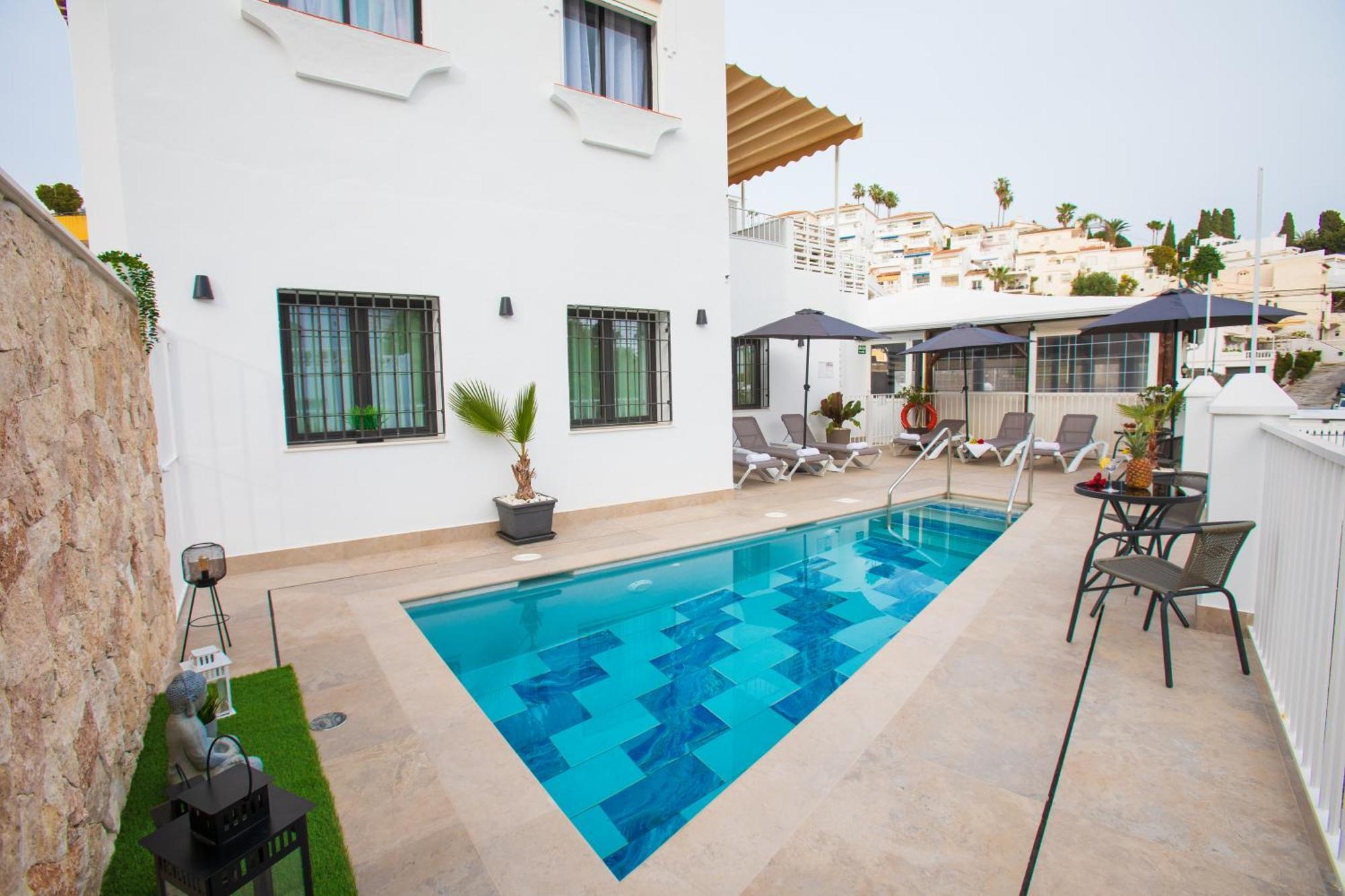 Boutique Rooms Playa Burriana نيرخا المظهر الخارجي الصورة