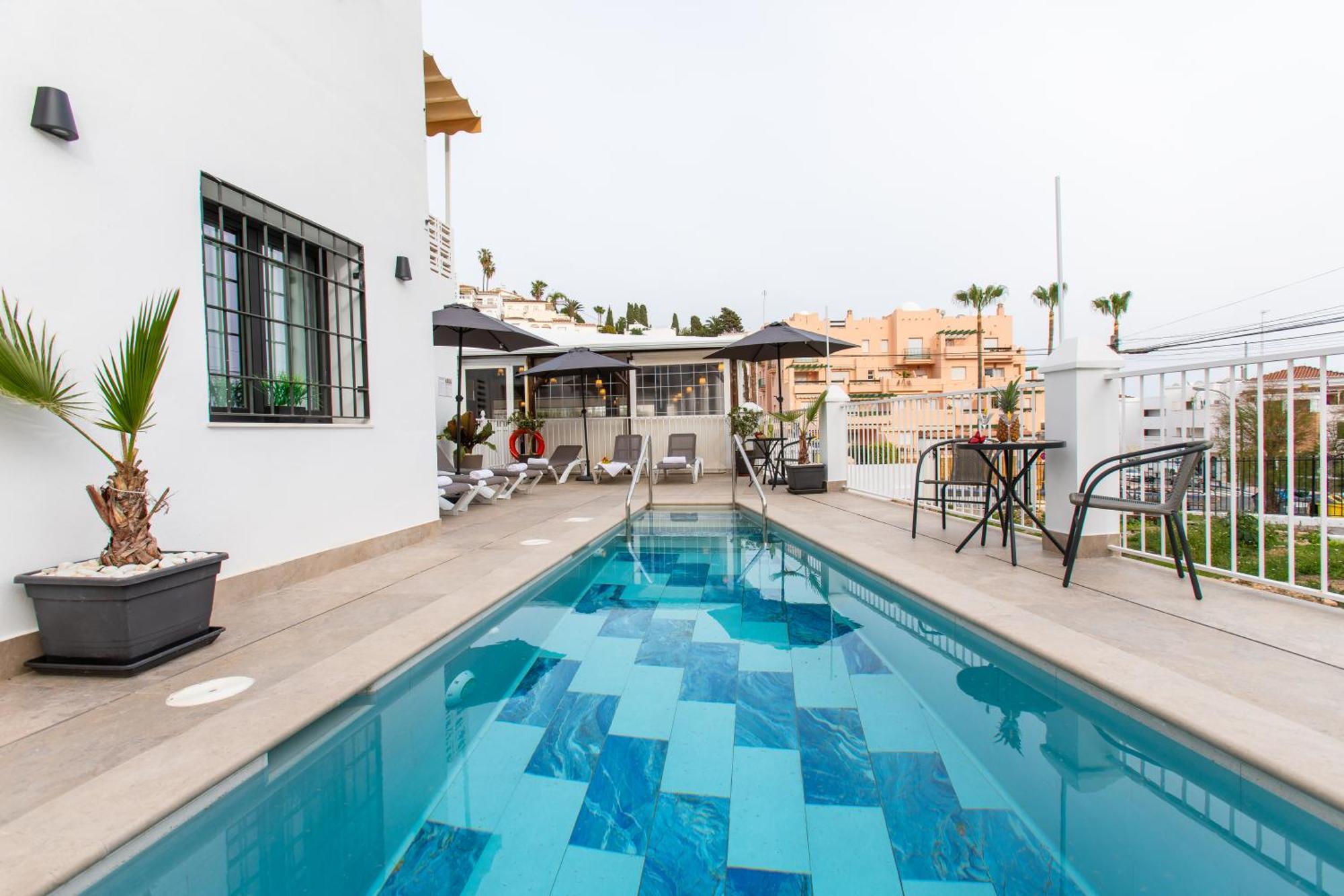 Boutique Rooms Playa Burriana نيرخا المظهر الخارجي الصورة