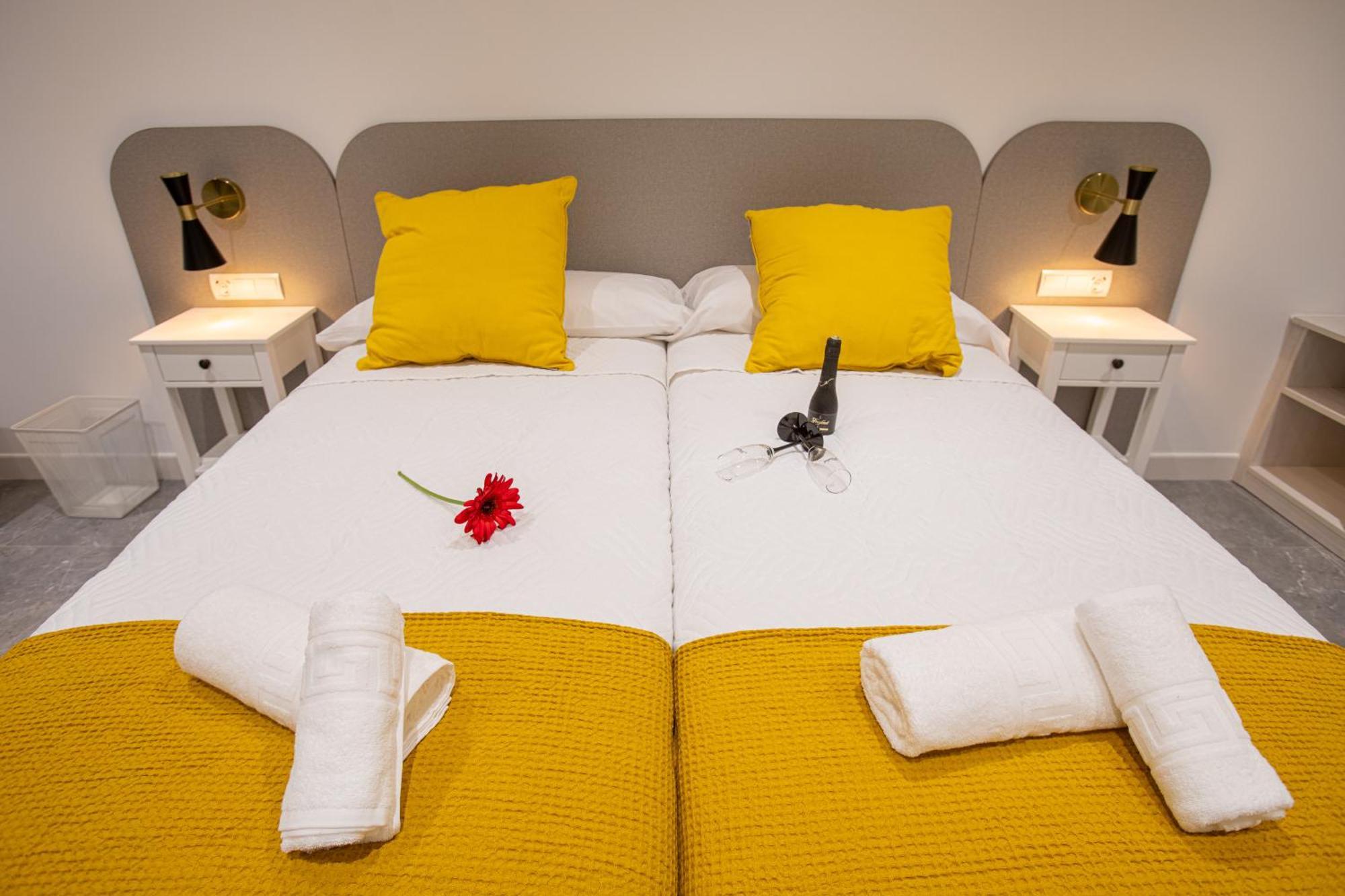 Boutique Rooms Playa Burriana نيرخا المظهر الخارجي الصورة