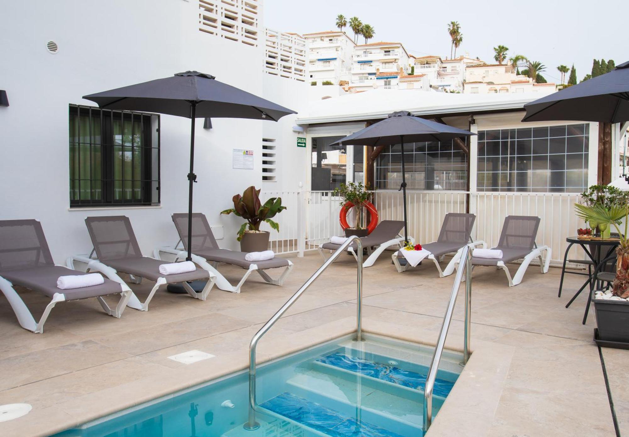 Boutique Rooms Playa Burriana نيرخا المظهر الخارجي الصورة