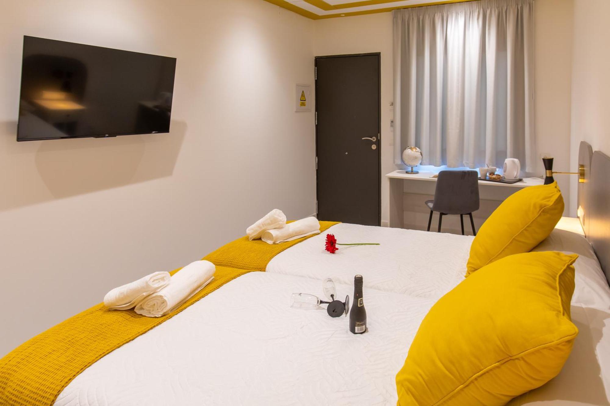 Boutique Rooms Playa Burriana نيرخا المظهر الخارجي الصورة