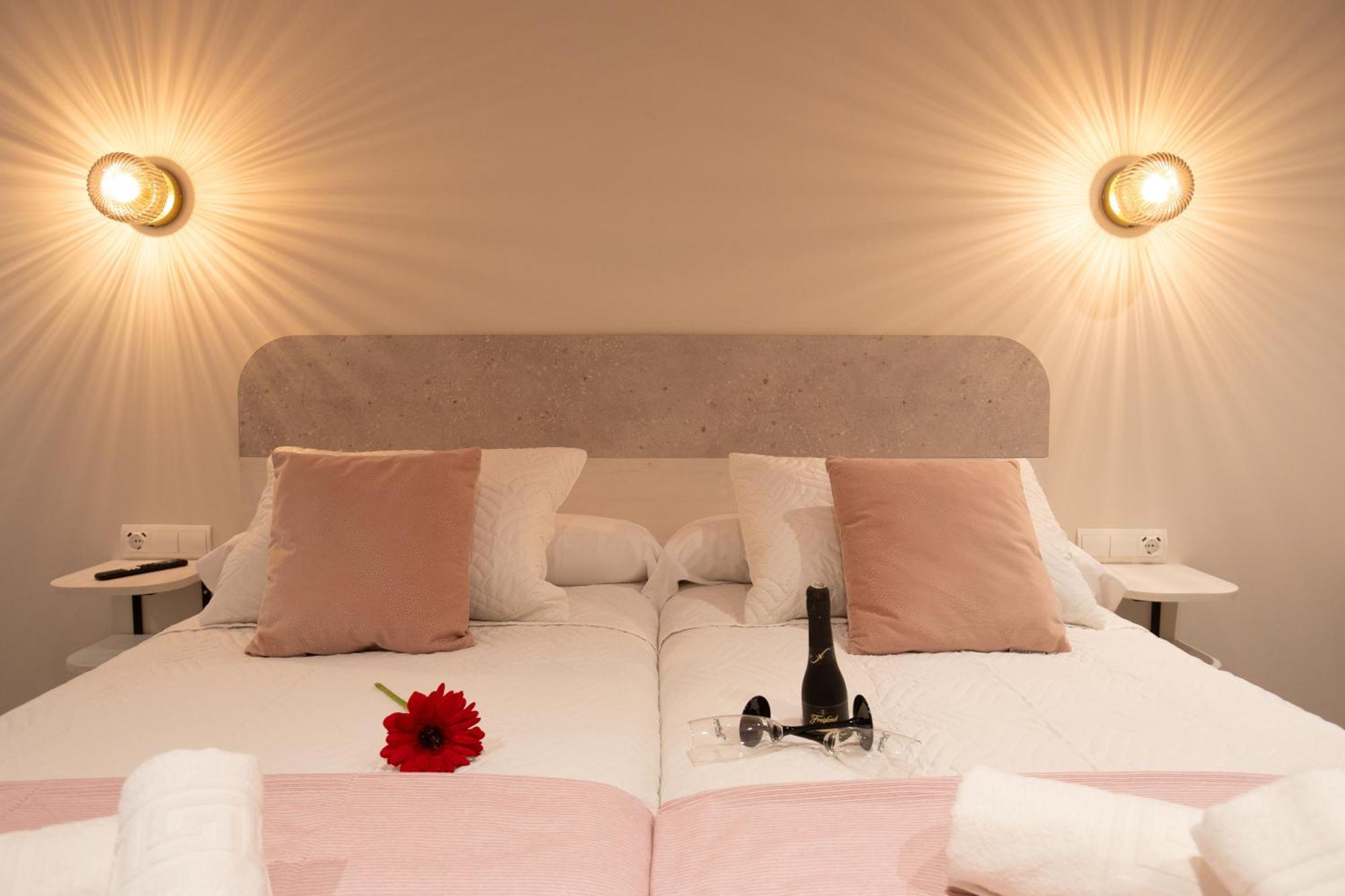 Boutique Rooms Playa Burriana نيرخا المظهر الخارجي الصورة